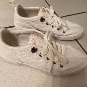 Roxy size 7 shoes. Worn once.